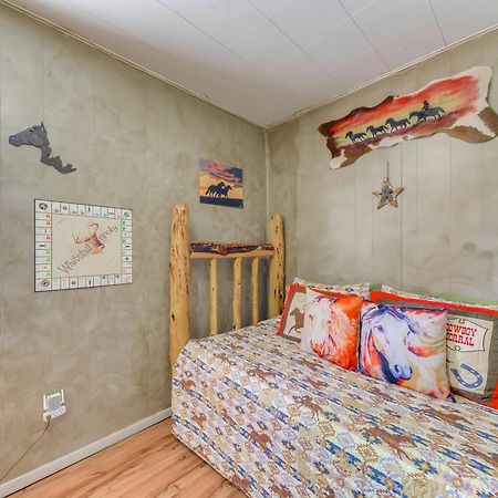 Unique Bear Country Cabin In Ruidoso With Hot Tub! Buitenkant foto